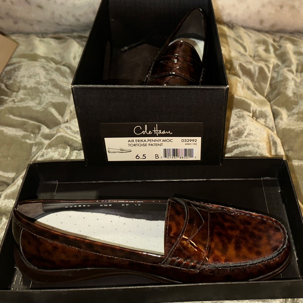 Cole Haan Tortoise Patent Flats 6.5B Penny Loafers Brown Women’s EUC - Preppy